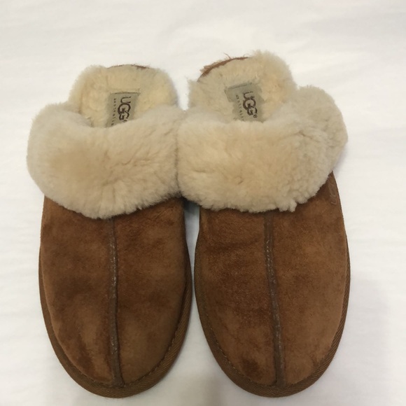 Ugg Slippers Scuffettes  size 7 - Picture 2 of 5